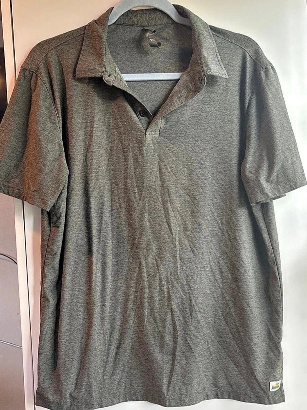 Vuori Men's Polo Shirt in Army Green  Size Medium Performance